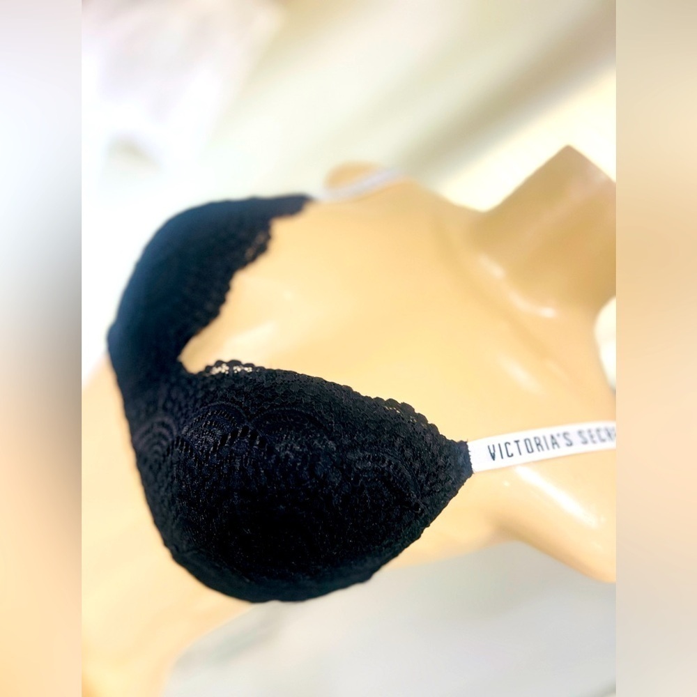 VICTORIA'S SECRET LACE Lightly Lined Logo Bra 34C